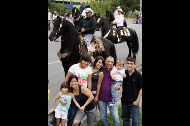 Jaime Pérez - El Desfile a Caballo comgregó a muchas familias antioqueñas.