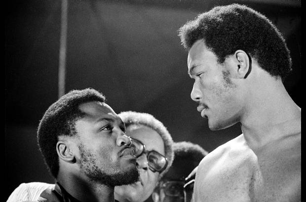 AP - Frazier y George Foreman antes del combate del 22 de enero de 1972.