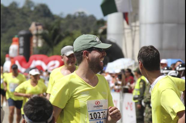 Esteban Jaramillo y Sebastián Salazar - Más de 10 mil competidores se dieron cita en esta histórica cita deportiva que se corría en las modalidades de 5, 10, 21 y 42 kilómetros.