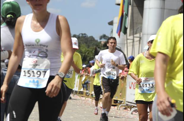 Esteban Jaramillo y Sebastián Salazar - Más de 10 mil competidores se dieron cita en esta histórica cita deportiva que se corría en las modalidades de 5, 10, 21 y 42 kilómetros.