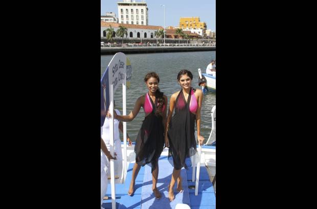 Colprensa - En este tradicional evento, las candidatas recorrieron la bahía de Cartagena, acompañadas de los cadetes de la Escuela Naval. La cita final fue en el Club Naval, donde las candidatas desfilaron en un acto de carácter benéfico para la Acción Social Naval.