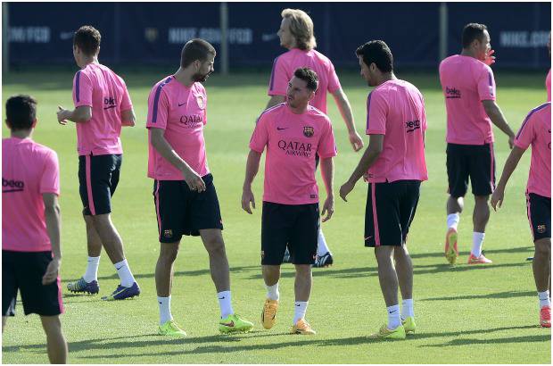 Afp - El retorno de Lionel Messi a los entrenamientos del Barcelona, tras agotar sus vacaciones, despertó la curiosidad entre los seguidores del jugador en las redes sociales sobre todo por el nuevo look que luce el futbolista argentino.