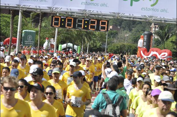 Esteban Jaramillo y Sebastián Salazar - Más de 10 mil competidores se dieron cita en esta histórica cita deportiva que se corría en las modalidades de 5, 10, 21 y 42 kilómetros