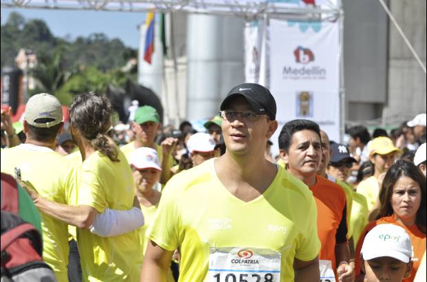 Esteban Jaramillo y Sebastián Salazar - Más de 10 mil competidores se dieron cita en esta histórica cita deportiva que se corría en las modalidades de 5, 10, 21 y 42 kilómetros