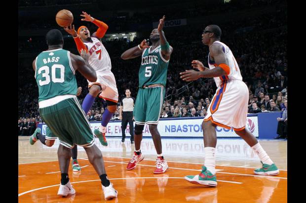 Reuters - Anthony, que también aportó ocho rebotes, tres asistencias, dos recuperaciones y un tapón, anotó dos tiros de personal con 16 segundos para concluir el tiempo reglamentario y rompió el empate a 104-104 que había en el marcador.