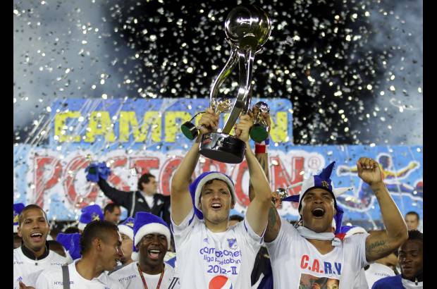 Colprensa - Millonarios alcanz&#243; la estrella 14 al superar en la gran final de la Liga Postob&#243;n II-2012 al Independiente Medell&#237;n. Dram&#225;tica definici&#243;n desde los penaltis despu&#233;s de empatar 0-0 en la ida y 1-1 este domingo.
