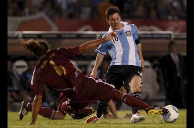 Reuters - Messi anot&#243; un gol de penal en el encuentro ante los venezolanos.