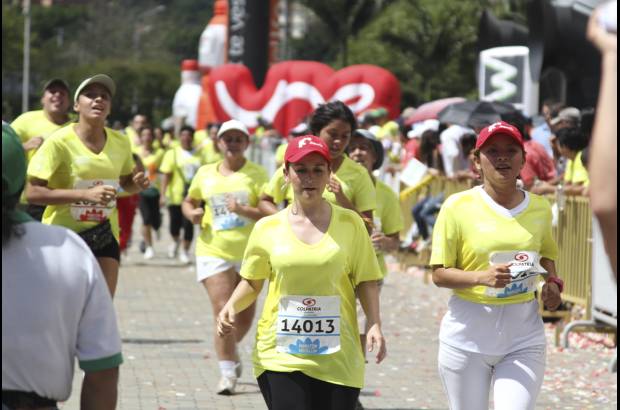 Esteban Jaramillo y Sebastián Salazar - Más de 10 mil competidores se dieron cita en esta histórica cita deportiva que se corría en las modalidades de 5, 10, 21 y 42 kilómetros.