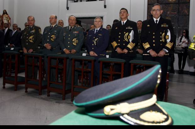Colprensa - A la ceremonia religiosa asistió toda la cúpula militar, encabezada por el general Alejandro Navas.