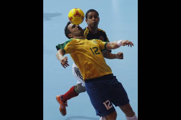 Foto Reuters - Falcao, el mejor jugador del mundo, mostr&#243; su habilidad.