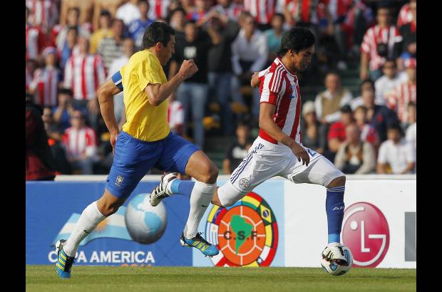 Reuters - &quot;Paraguay fue superior. Tuvimos las ocasiones para ganar. En el primer tiempo fuimos muy superiores, ellos hicieron un gol de la nada, se vio el coraje de Paraguay. Pudimos remontar. Lastimosamente nos pudieron empatar al final del partido. Ese gol en el t&#233;rmino es el sabor m&#225;s amargo que se nos queda&quot;: HaedoValdez.