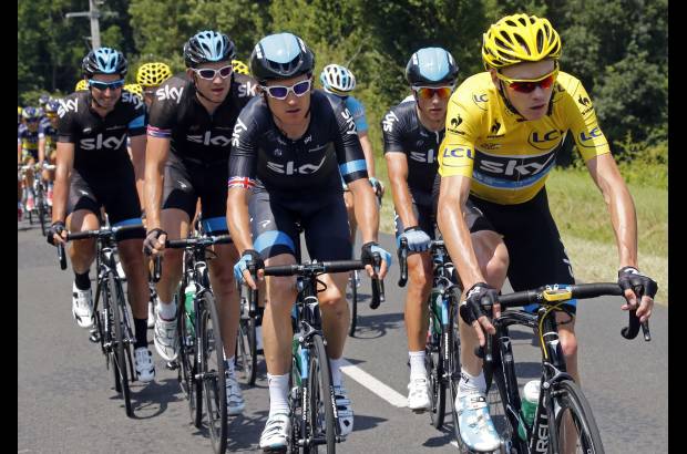 - Chris Froome (Sky) perdió 1.09 con Alberto Contador. Se quedó sin equipo.