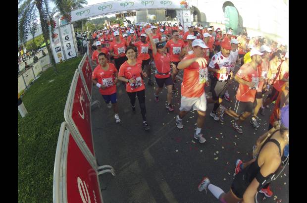 Esteban Jaramillo y Sebastián Salazar - Más de 10 mil competidores se dieron cita en esta histórica cita deportiva que se corría en las modalidades de 5, 10, 21 y 42 kilómetros.