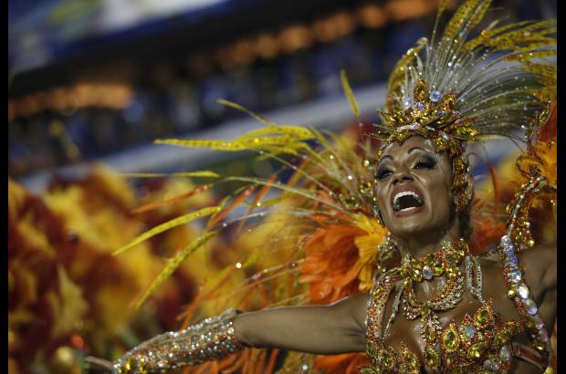 AP - En el Carnaval de Río de Janeiro se destaca el espíritu festivo de Brasil.