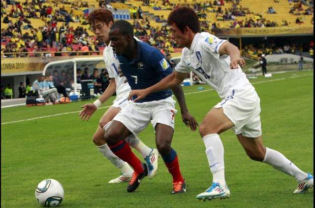 Colprensa - El juego entre franceses y surcoreanos se jug&#243; antes del juego entre Colombia y Mal&#237;, programado tambi&#233;n en el escenario capitalino que cont&#243; con una notable presencia de p&#250;blico para el primer compromiso del d&#237;a.