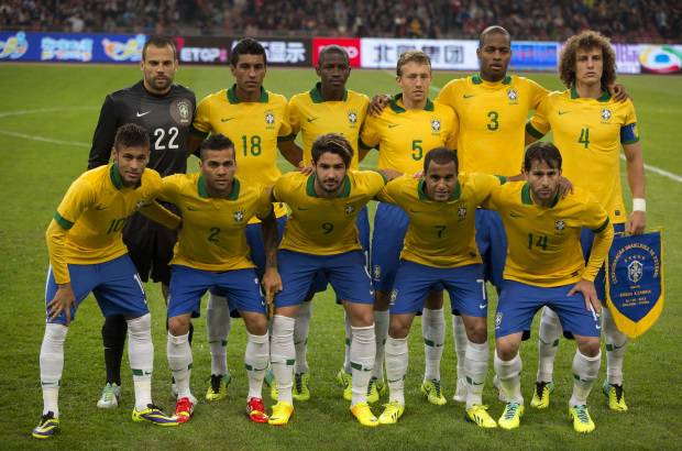 FOTO AP - Neymar condujo este mi&#233;rcoles a Brasil a la final de la Copa Confederaciones con una victoria dif&#237;cil contra Uruguay por 2-1.