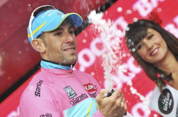 AP - Vincenzo Nibali aument&#243; las diferencias con sus perseguidores Cadel Evans y Rigoberto Ur&#225;n, en clasificaci&#243;n general.