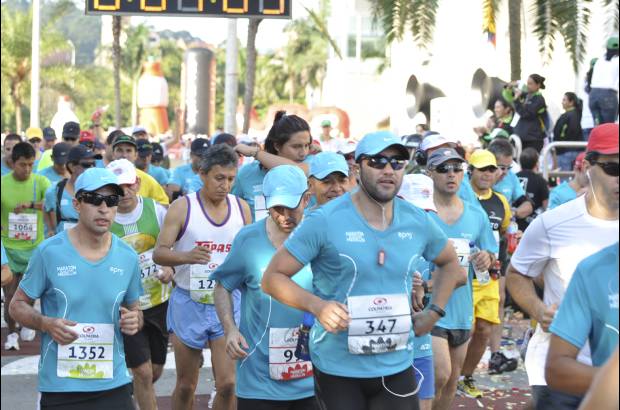 Esteban Jaramillo y Sebastián Salazar - Más de 10 mil competidores se dieron cita en esta histórica cita deportiva que se corría en las modalidades de 5, 10, 21 y 42 kilómetros.