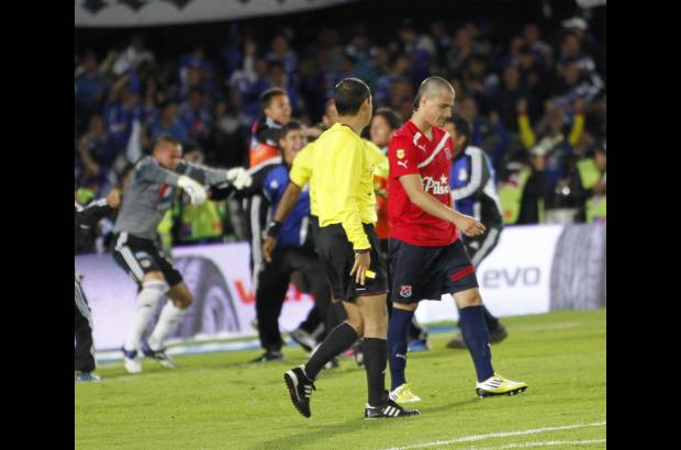 Hern&#225;n Vanegas - Millonarios alcanz&#243; la estrella 14 al superar en la gran final de la Liga Postob&#243;n II-2012 al Independiente Medell&#237;n. Dram&#225;tica definici&#243;n desde los penaltis despu&#233;s de empatar 0-0 en la ida y 1-1 este domingo.