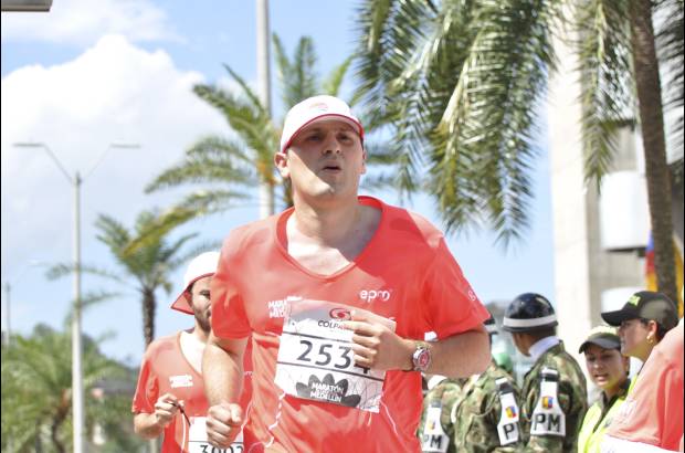 Esteban Jaramillo y Sebasti&#225;n Salazar - M&#225;s de 10 mil competidores se dieron cita en esta hist&#243;rica cita deportiva que se corr&#237;a en las modalidades de 5, 10, 21 y 42 kil&#243;metros.