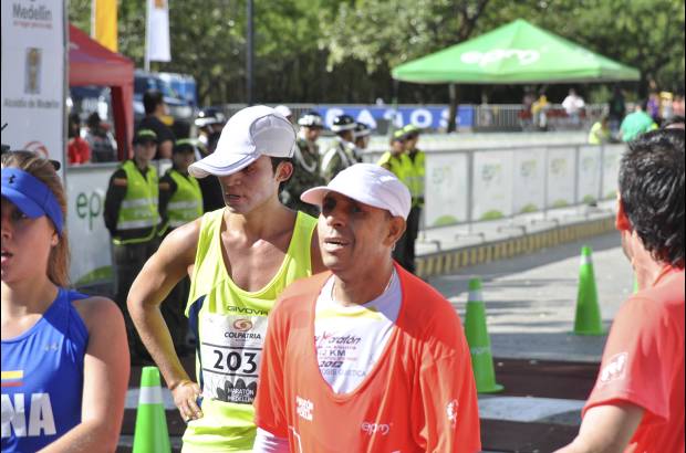Esteban Jaramillo y Sebasti&#225;n Salazar - M&#225;s de 10 mil competidores se dieron cita en esta hist&#243;rica cita deportiva que se corr&#237;a en las modalidades de 5, 10, 21 y 42 kil&#243;metros.