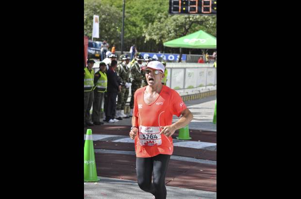 Esteban Jaramillo y Sebasti&#225;n Salazar - M&#225;s de 10 mil competidores se dieron cita en esta hist&#243;rica cita deportiva que se corr&#237;a en las modalidades de 5, 10, 21 y 42 kil&#243;metros.