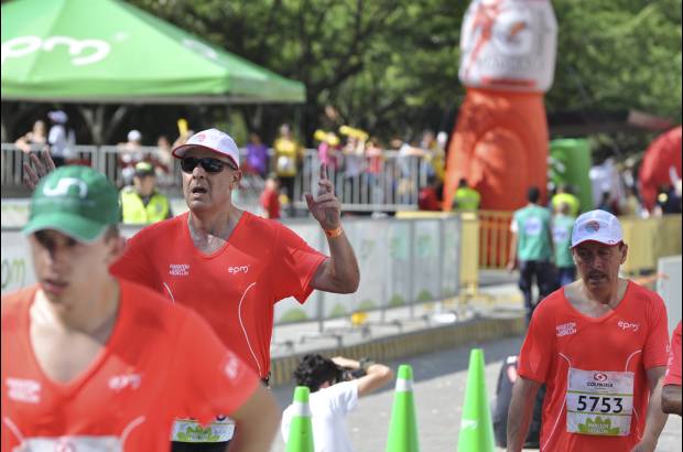 Esteban Jaramillo y Sebasti&#225;n Salazar - M&#225;s de 10 mil competidores se dieron cita en esta hist&#243;rica cita deportiva que se corr&#237;a en las modalidades de 5, 10, 21 y 42 kil&#243;metros.