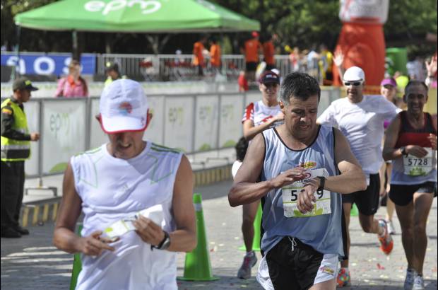 Esteban Jaramillo y Sebasti&#225;n Salazar - M&#225;s de 10 mil competidores se dieron cita en esta hist&#243;rica cita deportiva que se corr&#237;a en las modalidades de 5, 10, 21 y 42 kil&#243;metros.