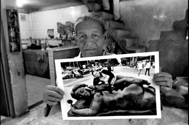 Manuel Saldarriaga - Mirian es una madre pereirana que se debate entre la tristeza de vivir separada de su hija Piedad, quien vive en España, y recibir su ayuda.