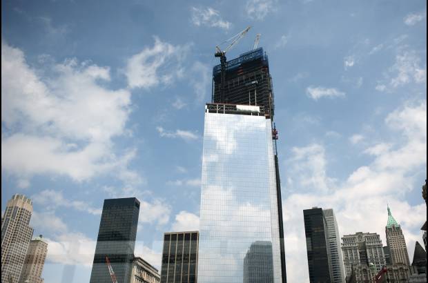 Reuters - Silverstein, quien est&#225; encargado de la construcci&#243;n de las torres 2, 3 y 4, mientras que la 1 corre a cargo de la Autoridad Portuaria de Nueva York y Nueva Jersey, afirm&#243; que cuando el edificio abra sus puertas &quot;no lo har&#225; solamente para sus inquilinos, sino para todos los neoyorquinos&quot;.