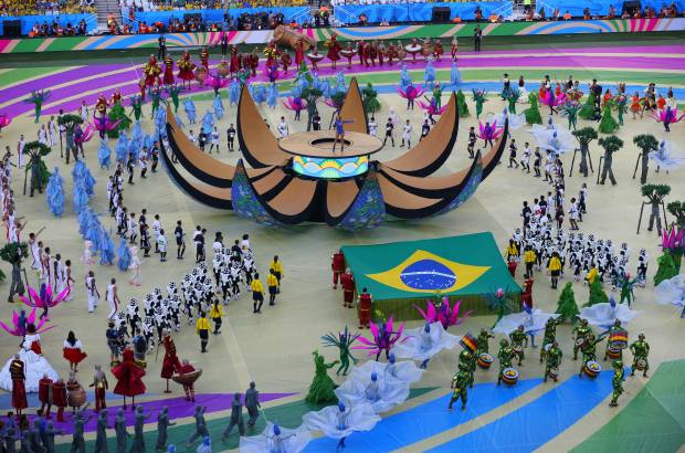 FOTO JUAN ANTONIO S&#193;NCHEZ, Enviado especial Brasil - Un abarrotado estadio Itaquerao aclam&#243; a las estrellas estadounidenses de origen puertorrique&#241;o y cubano, que cantaron la canci&#243;n oficial del Mundial, We Are One.