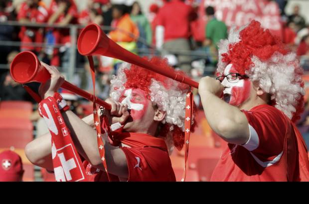Reuters - Al igual que el resto de los encuentros, las vuvuzelas no dejaron de sonar.