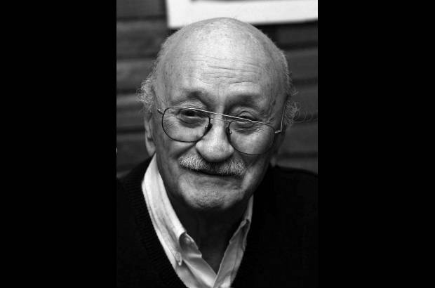 &#211;scar Hern&#225;ndez Monsalve - Periodista, escritor y poeta - &quot;Son muchas an&#233;cdotas en 60 a&#241;os que llevo escribiendo en EL COLOMBIANO. Recuerdo el gazapo que le cog&#237; a Argos, el cazador de gazapos. Dijo una vez, cuando le preguntaron sobre la mano de Cervantes, que se la habian cortado en la batalla de Lepanto. Pero &#233;l no perdi&#243; la mano sino la movilidad&quot;.
