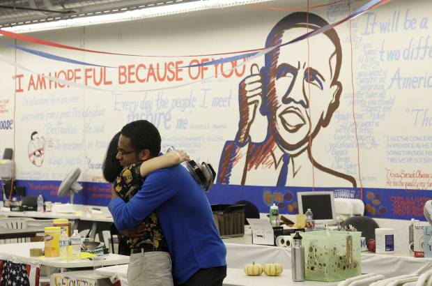 AP - Miles de voluntarios de la campa&#241;a de Obama celebraron la victoria en todo el pa&#237;s.