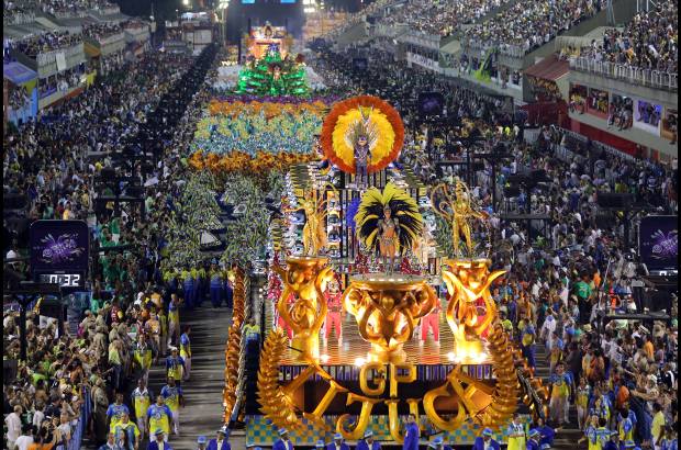 AFP - En el Carnaval de Río de Janeiro se destaca el espíritu festivo de Brasil.
