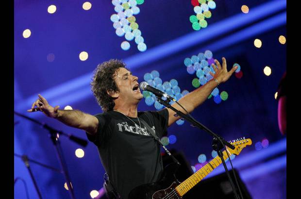 REUTERS - Su disco Fuerza Natural tiene mucho que ver con el nombre del mismo es un viaje cargado de lo &#250;nico que Cerati podr&#237;a producir: buen rock and roll.