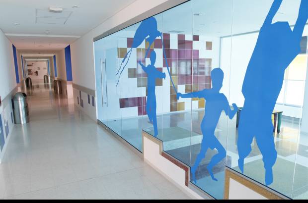 Donaldo Zuluaga - Salas de espera cómodas y modernos pasillos son su característica.