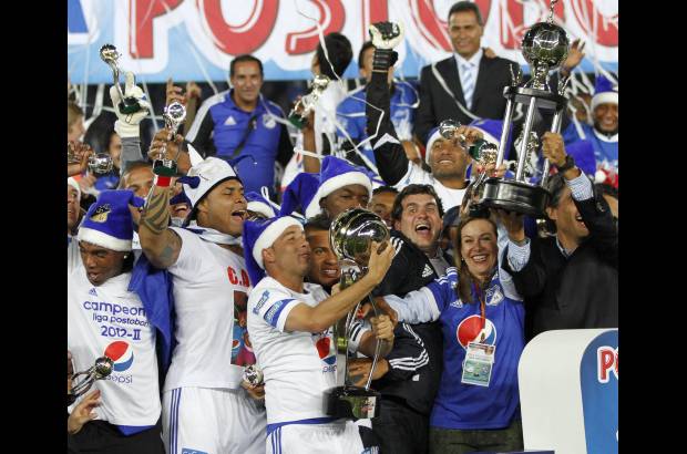 Hern&#225;n Vanegas - Millonarios alcanz&#243; la estrella 14 al superar en la gran final de la Liga Postob&#243;n II-2012 al Independiente Medell&#237;n. Dram&#225;tica definici&#243;n desde los penaltis despu&#233;s de empatar 0-0 en la ida y 1-1 este domingo.