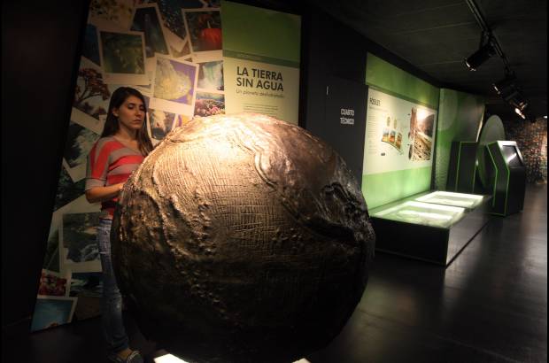 FOTO EL COLOMBIANO - El Planetario de Medell&#237;n Jesus Emilio Ram&#237;rez Gonz&#225;lez ofrece un escenario a la altura de los m&#225;s modernos del mundo, dedicado a la labor cient&#237;fica y educativa de la ciudad. Est&#225; integrado a la mayor zona l&#250;dica, tecnol&#243;gica y cient&#237;fica de la capital antioque&#241;a.