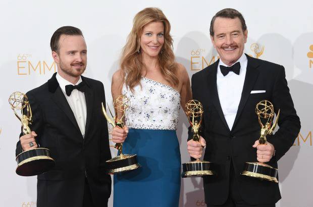 AFP - "Es la maravillosa guinda del pastel", aseguró Gillian, que empezó a creerse que iba a ser su noche cuando observó como Anna Gunn, Aaron Paul y Bryan Cranston se alzaban con los premios de mejor actriz secundaria, actor secundario, y mejor actor protagonista en drama, respectivamente.