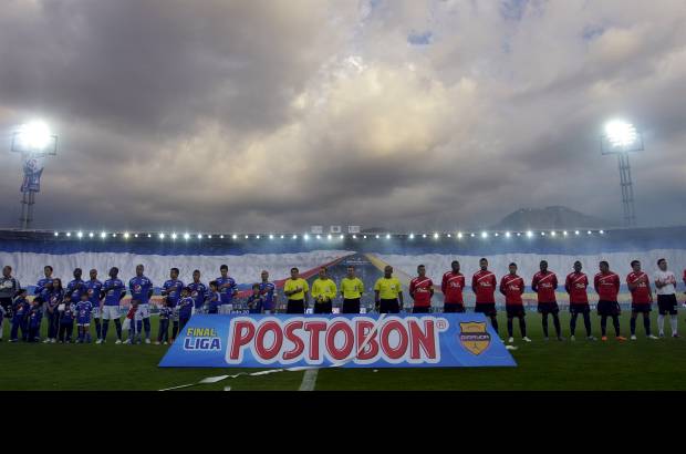 Colprensa - Millonarios alcanz&#243; la estrella 14 al superar en la gran final de la Liga Postob&#243;n II-2012 al Independiente Medell&#237;n. Dram&#225;tica definici&#243;n desde los penaltis despu&#233;s de empatar 0-0 en la ida y 1-1 este domingo.