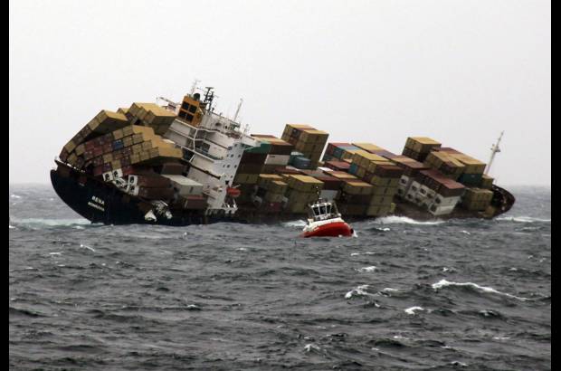Reuters - Despu&#233;s del naufragio en el arrecife de Astrolabe, a unos 12 kil&#243;metros de la costa norte neozelandesa, ahora las alarmas son ambientales.