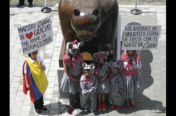 Esteban Vanegas - En un conmovedor acto, realizado en el Parque Biblioteca que lleva su nombre, el artista inauguró su obra en el corregimiento de San Cristóbal.