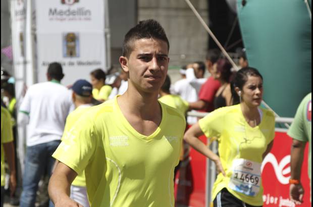 Esteban Jaramillo y Sebastián Salazar - Más de 10 mil competidores se dieron cita en esta histórica cita deportiva que se corría en las modalidades de 5, 10, 21 y 42 kilómetros.