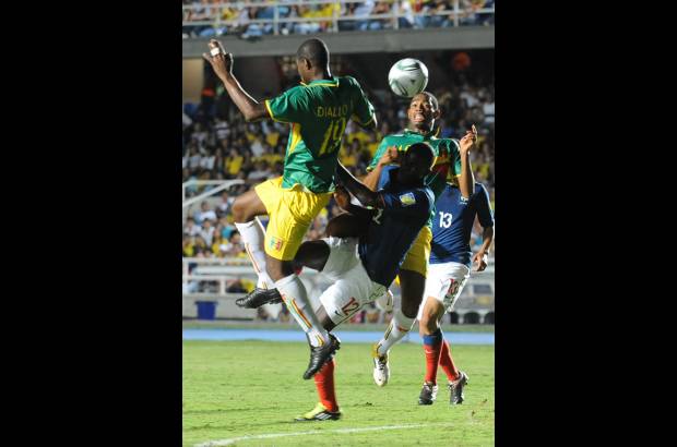 Colprensa - Gran cantidad de público en el escenario caleño para el compromiso.