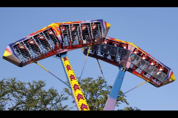 FOTO EL COLOMBIANO - Es uno de los sitios de recreación de mayor acogida por los habitantes de Medellín. Sus juegos mecánicos y el lago que tiene en su centro son sus atracciones más reconocidas. Por el Parque Norte J. Emilio Valderrama han pasado casi todos los medellinenses.