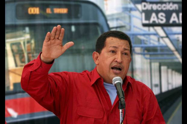 Reuters - En el a&#241;o 2006 Ch&#225;vez volvi&#243; a ganar las elecciones presidenciales, obtuvo 7.309.080 de votos. Manuel Rosales, candidato de la oposici&#243;n, sac&#243; 4.292.466.
