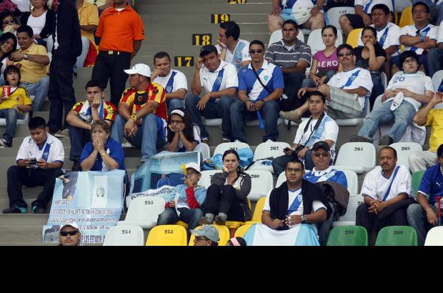 Colprensa - Los tantos africanos silenciaron a los aficionados vestidos de azul y blanco.