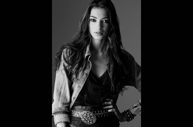 CORTES&#205;A INFORMA MODELS - La modelo paisa Juana Mart&#237;nez, tambi&#233;n de 23 a&#241;os, ya ha desfilado en las pasarelas de todas las ferias de moda que se realizan en Colombia.