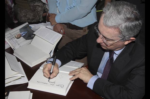 Foto R&#243;binson S&#225;enz - El expresidente de Colombia, &#193;lvaro Uribe V&#233;lez, present&#243; en Medell&#237;n su libro de memorias No hay causa perdida.